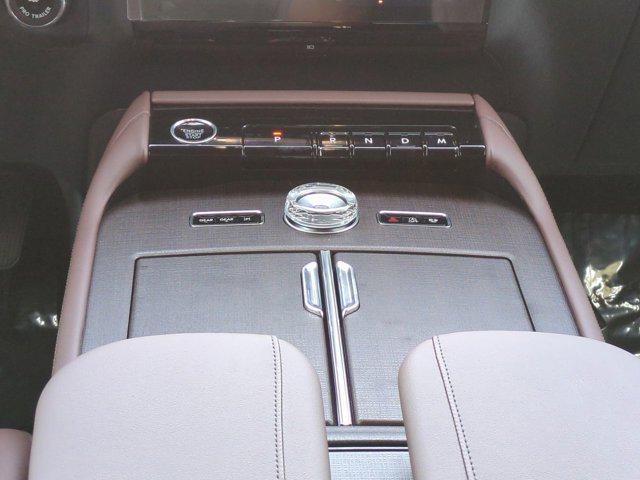 new 2025 Lincoln Navigator car, priced at $109,055