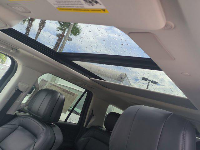 new 2025 Lincoln Navigator car, priced at $102,940