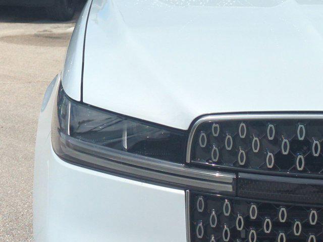 new 2025 Lincoln Navigator car, priced at $102,940