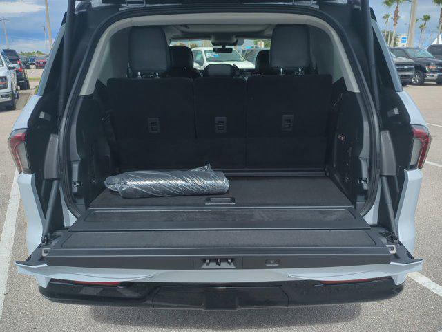 new 2025 Lincoln Navigator car, priced at $102,940