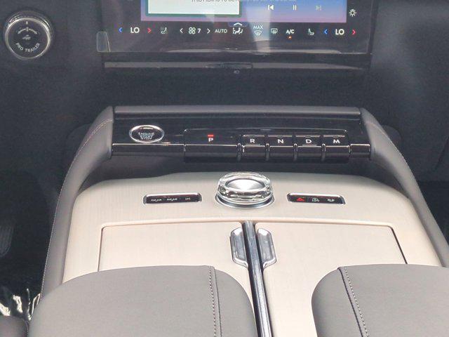 new 2025 Lincoln Navigator car, priced at $102,940