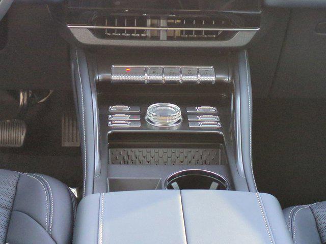 new 2025 Lincoln Nautilus car, priced at $63,205