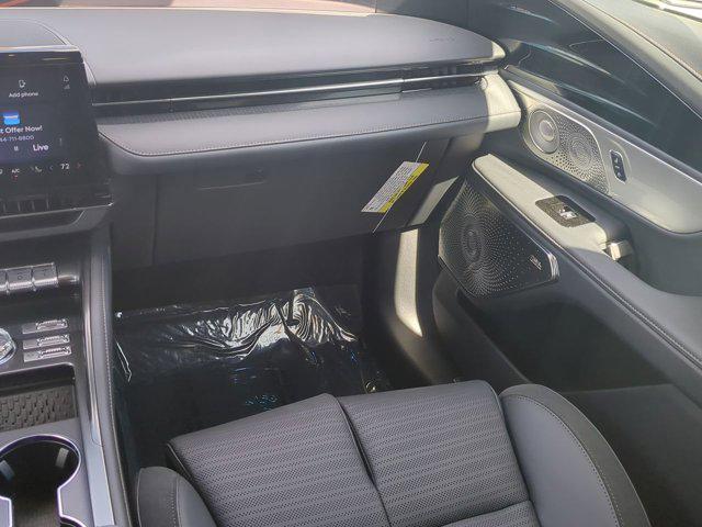 new 2025 Lincoln Nautilus car, priced at $65,742