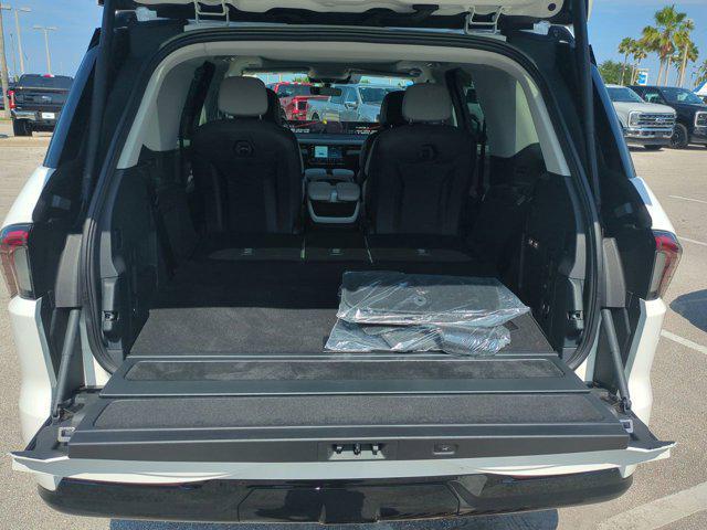 new 2025 Lincoln Navigator car, priced at $106,455