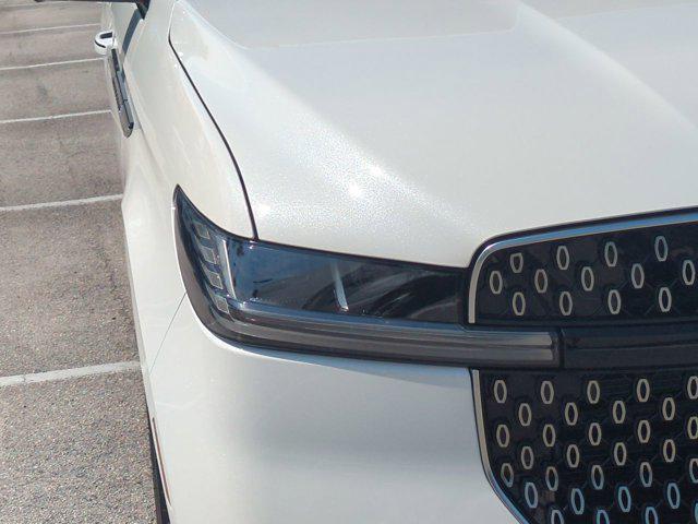 new 2025 Lincoln Navigator car, priced at $106,455