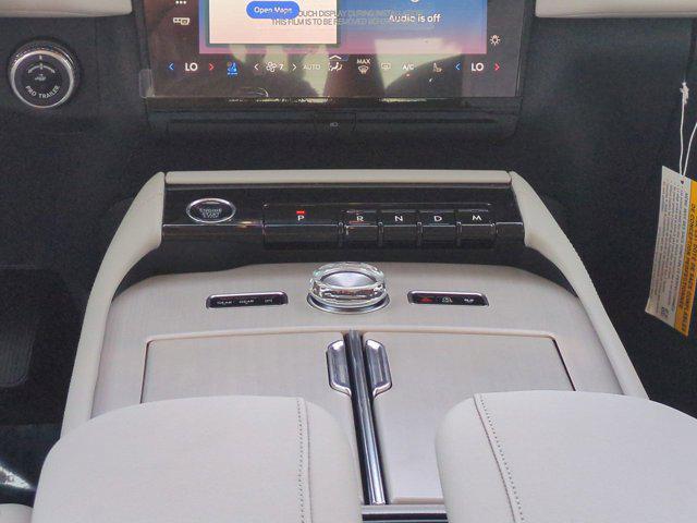 new 2025 Lincoln Navigator car, priced at $106,455