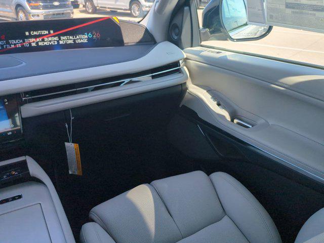 new 2025 Lincoln Navigator car, priced at $106,455