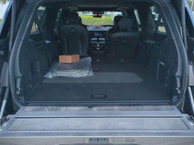 new 2025 Lincoln Navigator car, priced at $124,190