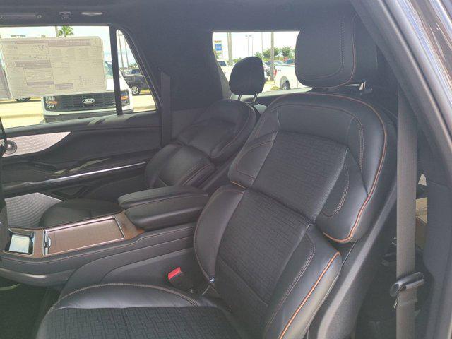 new 2025 Lincoln Navigator car, priced at $124,190