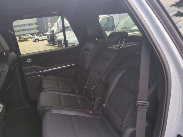 new 2025 Lincoln Navigator car, priced at $105,985