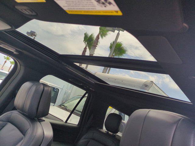 new 2025 Lincoln Navigator car, priced at $105,985