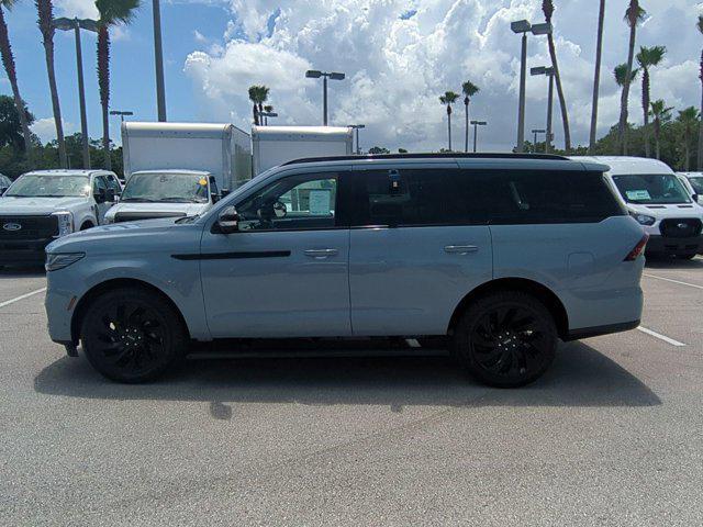 new 2025 Lincoln Navigator car, priced at $105,985