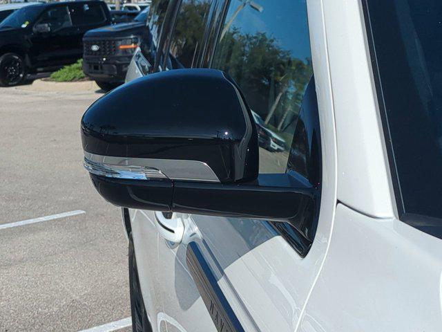 new 2025 Lincoln Navigator car, priced at $104,840