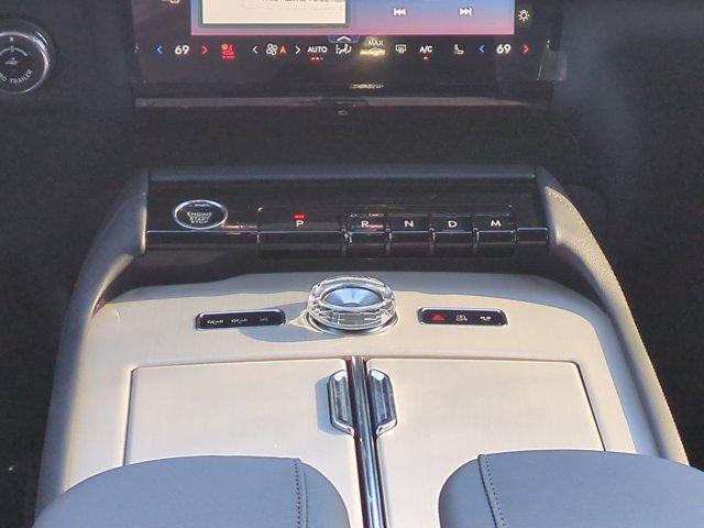 new 2025 Lincoln Navigator car, priced at $108,340