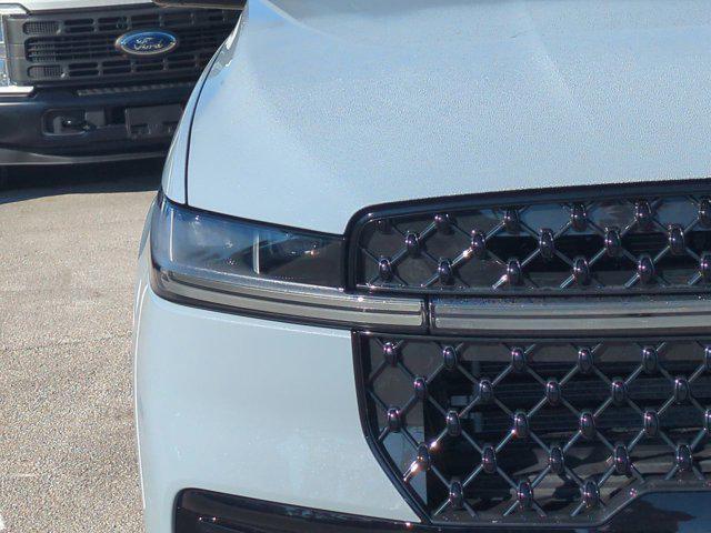 new 2025 Lincoln Navigator car, priced at $108,340