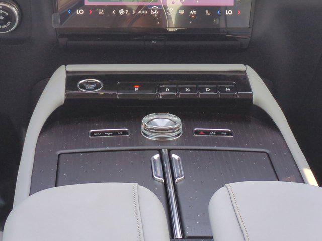 new 2025 Lincoln Navigator car, priced at $139,330