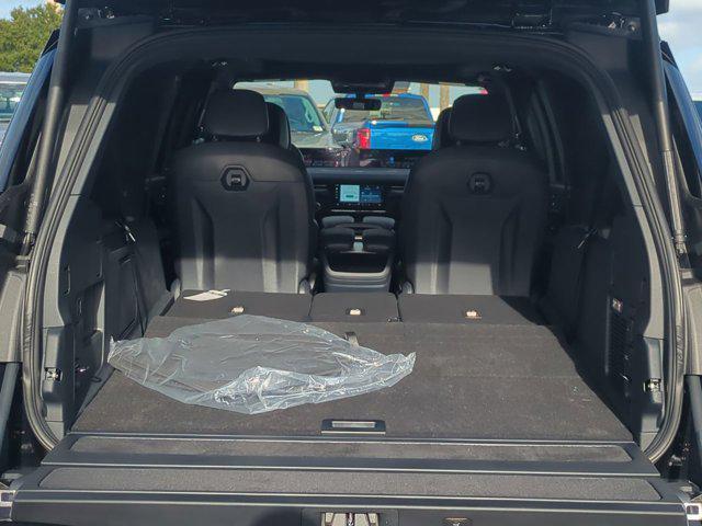 new 2025 Lincoln Navigator car, priced at $103,122