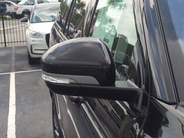 new 2025 Lincoln Navigator car, priced at $104,185