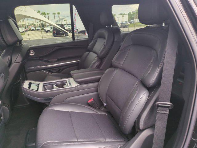 new 2025 Lincoln Navigator car, priced at $104,185