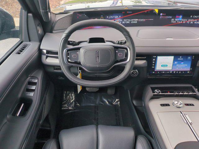 new 2025 Lincoln Navigator car, priced at $104,185