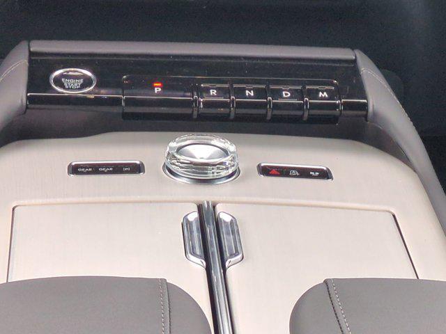 new 2025 Lincoln Navigator car, priced at $104,185