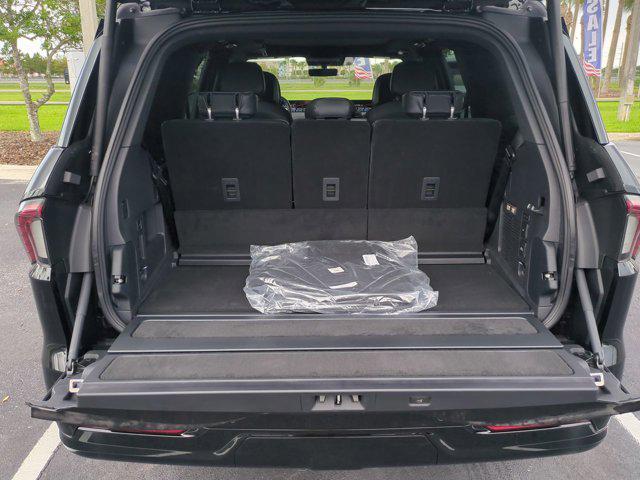 new 2025 Lincoln Navigator car, priced at $104,185