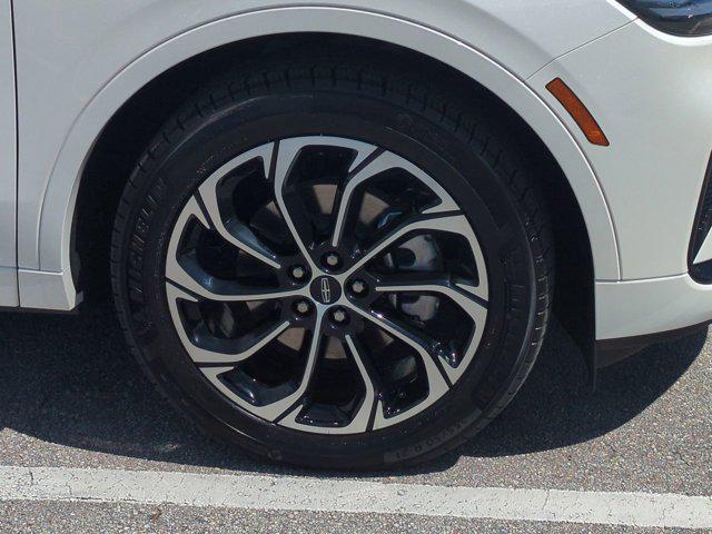 new 2025 Lincoln Nautilus car, priced at $68,910
