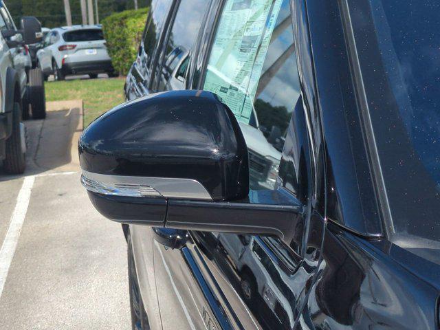 new 2025 Lincoln Navigator car, priced at $108,310