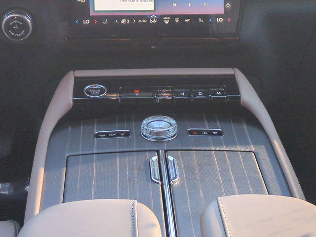 new 2025 Lincoln Navigator car, priced at $121,340