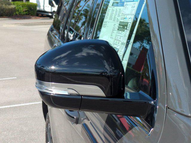 new 2025 Lincoln Navigator car, priced at $120,490