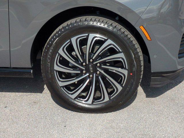 new 2025 Lincoln Navigator car, priced at $120,490