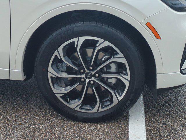 new 2025 Lincoln Nautilus car, priced at $65,025