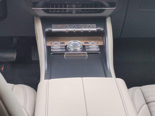 new 2025 Lincoln Nautilus car, priced at $65,205