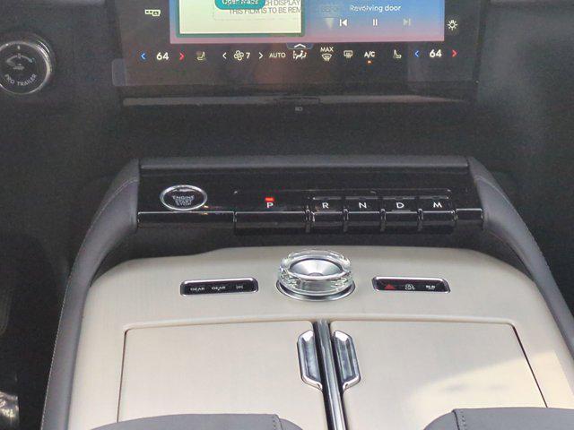 new 2025 Lincoln Navigator car, priced at $112,930