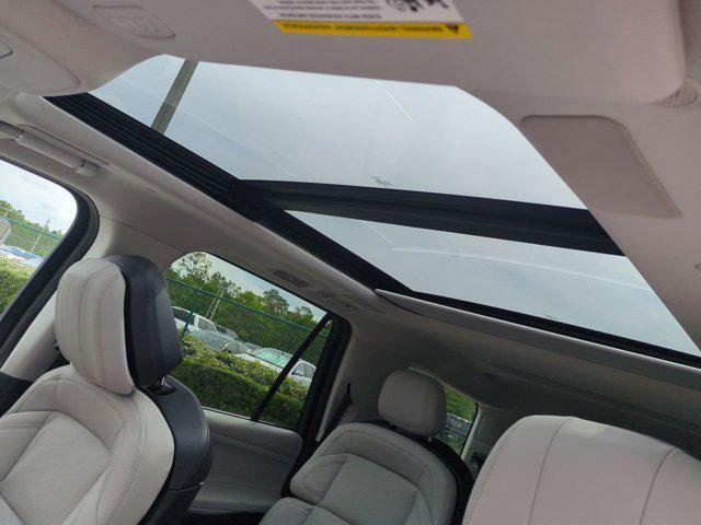 new 2025 Lincoln Navigator car, priced at $109,055