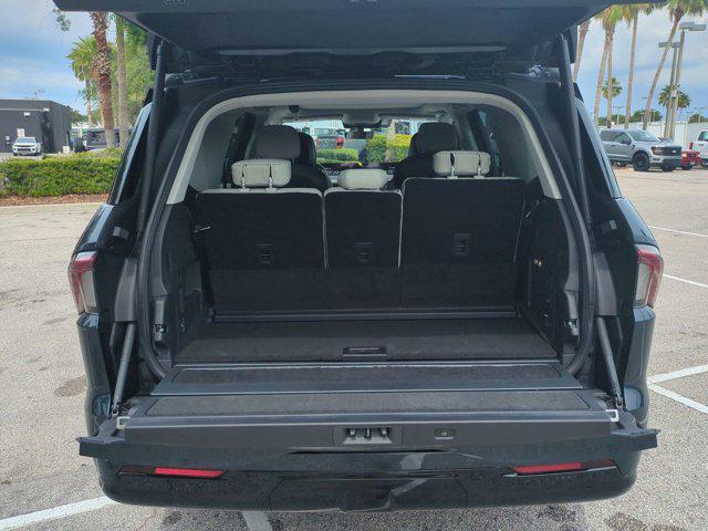 new 2025 Lincoln Navigator car, priced at $109,055