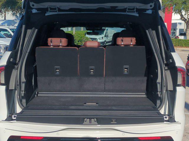 new 2025 Lincoln Navigator car, priced at $101,340