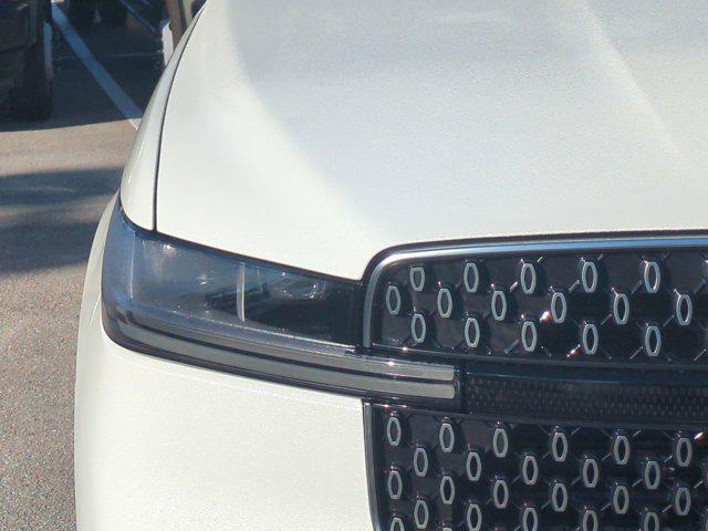 new 2025 Lincoln Navigator car, priced at $101,340