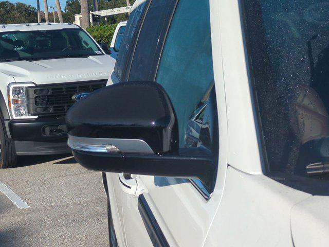 new 2025 Lincoln Navigator car, priced at $101,340