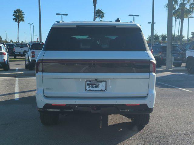 new 2025 Lincoln Navigator car, priced at $101,340