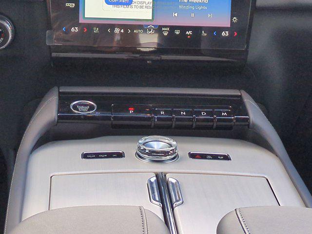 new 2025 Lincoln Navigator car, priced at $112,930
