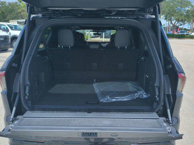 new 2025 Lincoln Navigator car, priced at $112,930