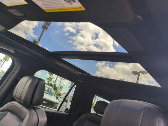 new 2025 Lincoln Navigator car, priced at $112,930