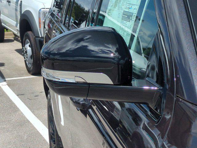 new 2025 Lincoln Navigator car, priced at $112,930