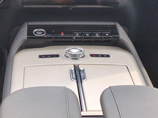 new 2025 Lincoln Navigator car, priced at $104,840