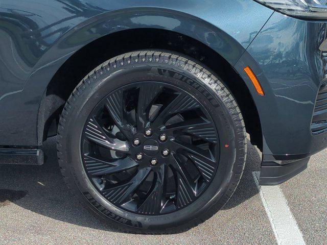 new 2025 Lincoln Navigator car, priced at $104,840