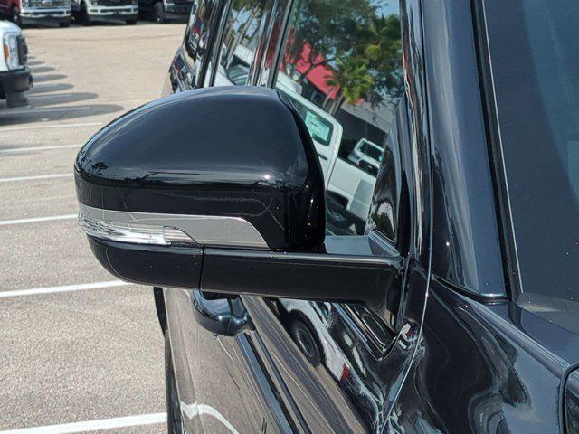 new 2025 Lincoln Navigator car, priced at $104,840