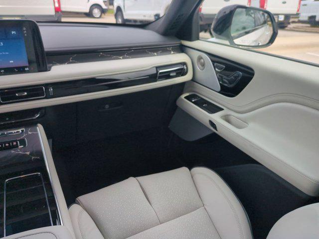 new 2025 Lincoln Aviator car, priced at $97,770