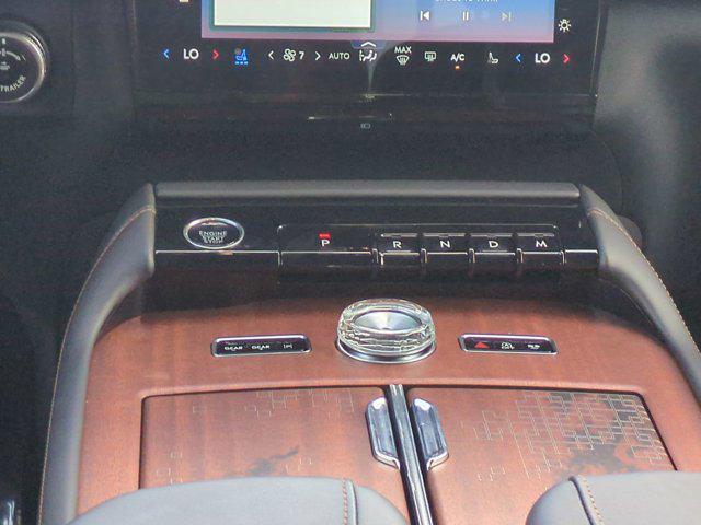 new 2025 Lincoln Navigator car, priced at $118,735