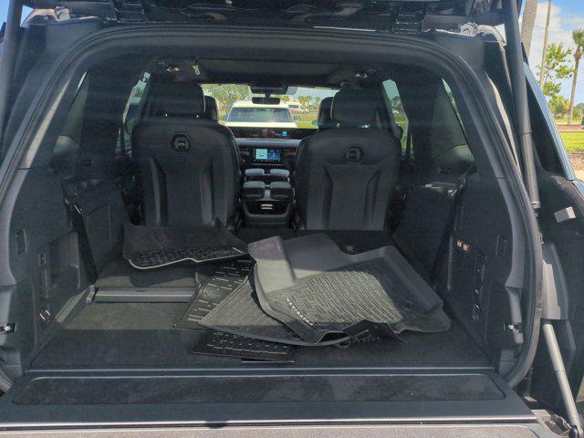 new 2025 Lincoln Navigator car, priced at $118,735
